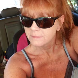 Meet your Posher, Dena